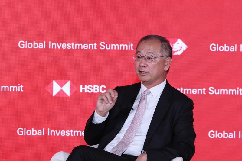 金管局總裁余偉文表示，正討論跨境理財通3.0，包括擴大配額資格等。滙豐提供照片。