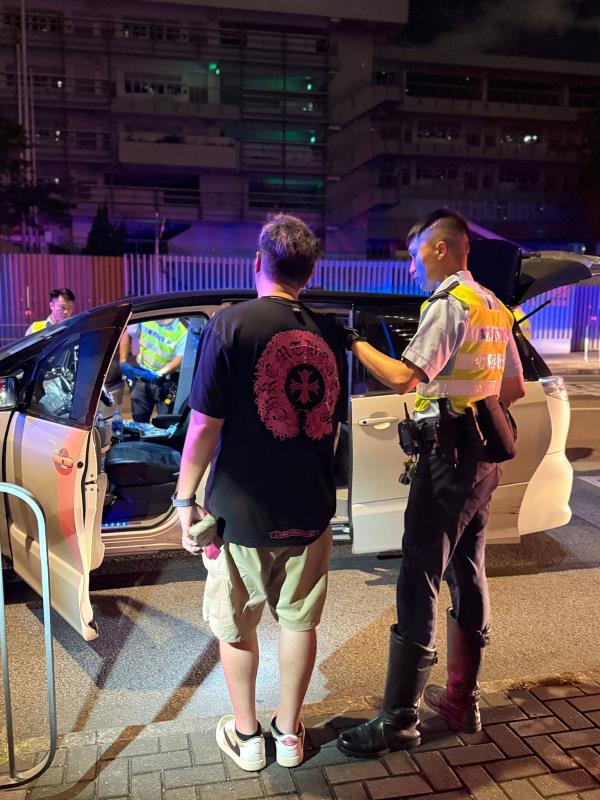 附圖為行動照片