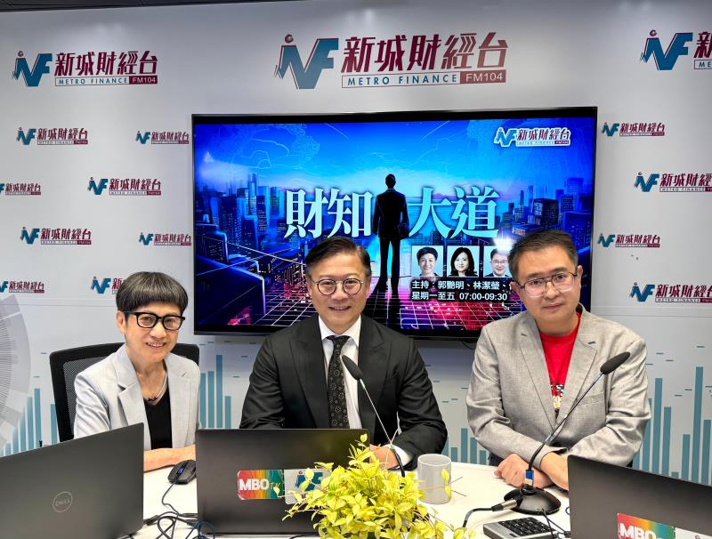 張國鈞(中)表示，本港法律等專業服務，一直是強項，也是內地企業出海時所需的協助。