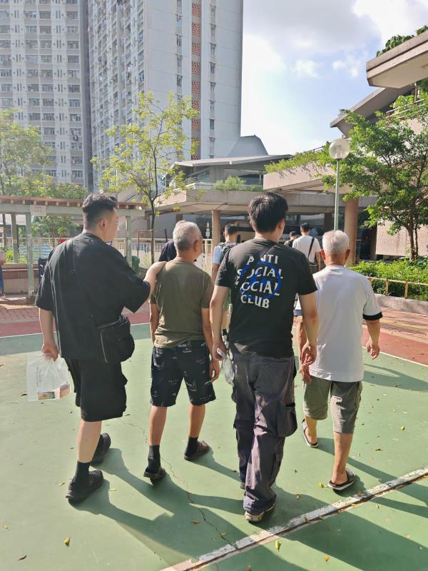附圖為行動照片