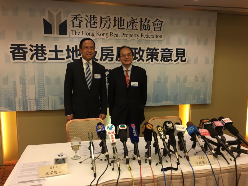 香港房地產協會歡迎施政報告, 提出一系列增加土地及房屋供應措施 許超穎攝