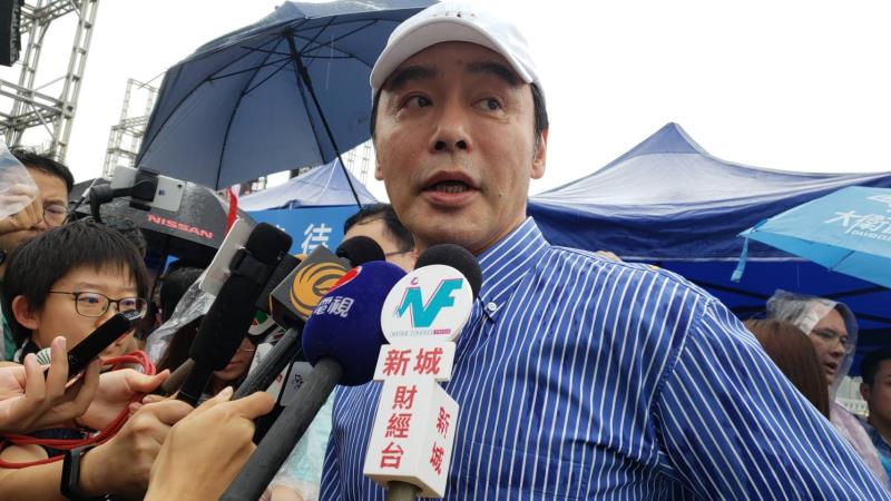 鍾鎮濤參與集會, 他說現在看到沉默的一群出來發聲是好事 蘇靜欣攝