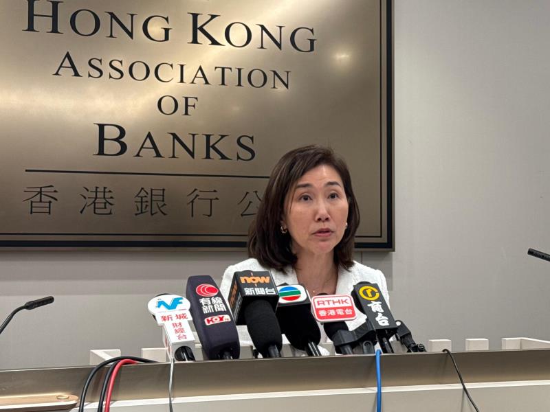 銀行公會主席禤惠儀表示，拆息偏低將有利樓市。方穎暉攝。