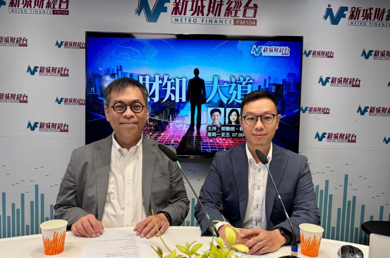 英之傑大中華區董事總經理劉啟成(右)表示，政府應提供補貼促商用車車主換電動車。