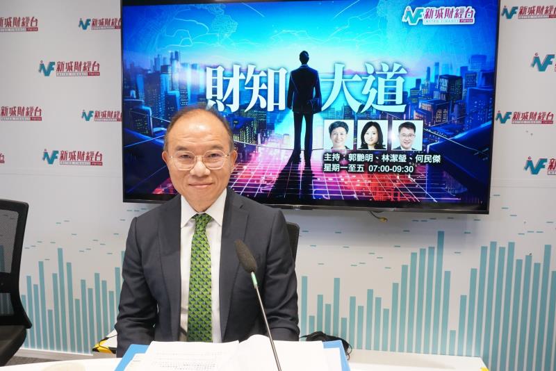 曾國衞表示，投票率受多項因素影響，勉強制訂硬指標是不設實際。