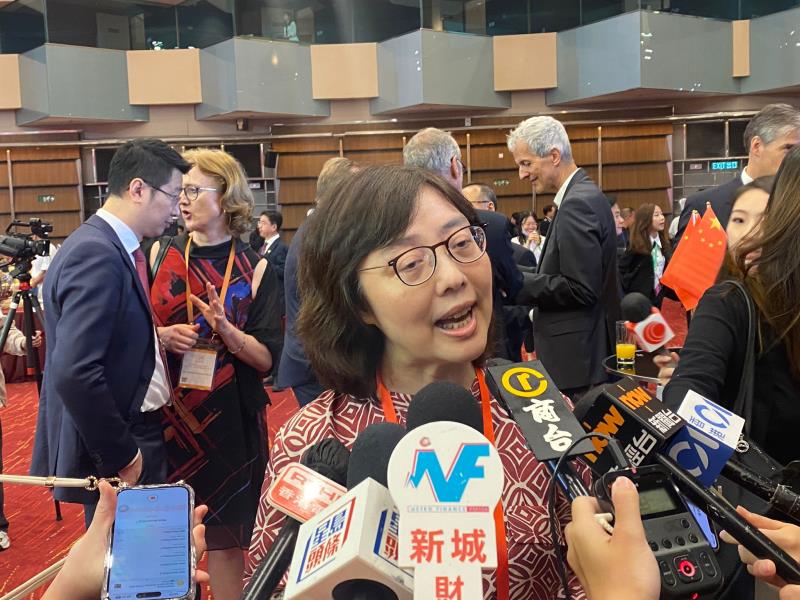 甯漢豪指灣仔海濱夜市斷電屬個別個案.  梁樂彤攝