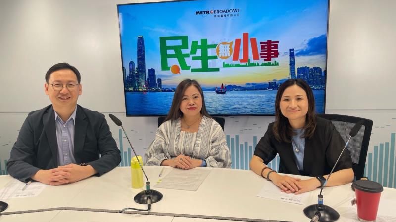羅淑佩(中)指對政府承諾將輪候公屋時間縮短至四年半感到樂觀