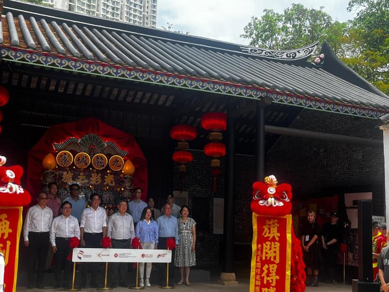 九龍城寨電影場景展明起在寨城公園展出。何家禧攝