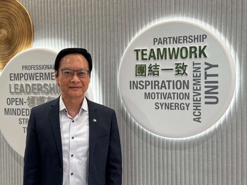 市建局行政總監韋志成表示，市區更新不可只靠重建，應重視樓宇復修，亦需要所有持份者合作。方穎暉攝。