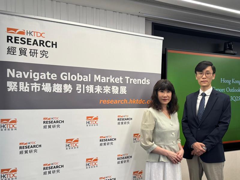 貿發局研究總監范婉兒（左）預期，未來數月出口增長將明顯減慢，只會錄得低單位數增長。方穎暉攝。