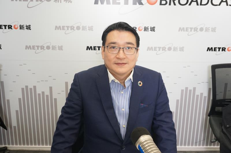 世界綠色組織行政總裁余遠騁表示，本港電力公司若要減少碳排放，長遠或要利用氫能發電。