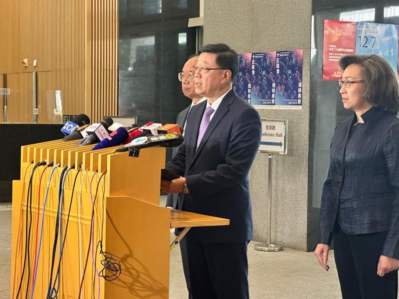 李家超指日本領導人錯誤言論，嚴重惡化中日人員的交流氣氛。(梁雪瑩攝)