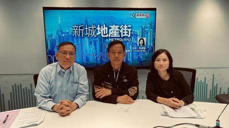 何炳德(中)建議從源頭截非阻燃棚網入口，及訂立一套適合香港使用的標準。