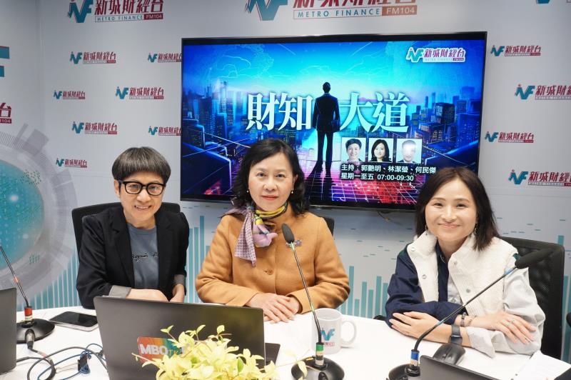 陳美寶(中)表示已增加中九龍繞道指示路牌，讓駕駛者更容易適應。