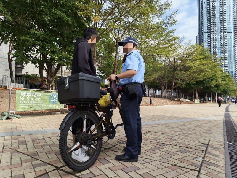 附圖為被捕人及行動照片(一)