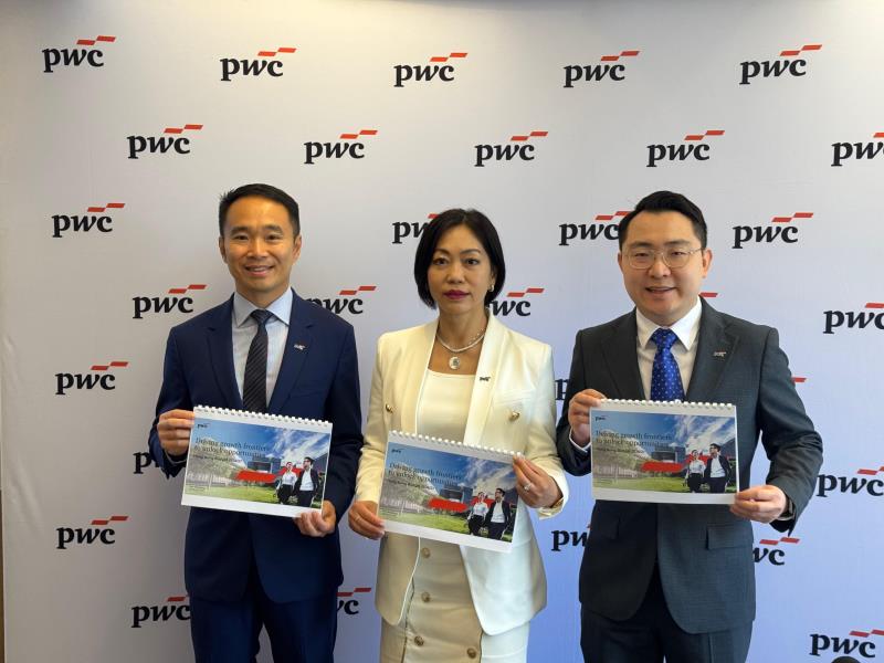 羅兵咸永道預期，政府本年度綜合赤字將收窄至2億元 。方穎暉攝。