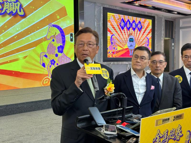 美聯集團主席黃建業預計，今年樓價有望升百分之10。方穎暉攝。