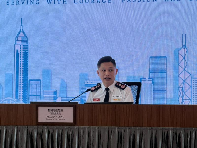 楊恩健表示，消防處去年巡查大廈逾44.7萬次，提出約3500宗檢控。 (梁雪瑩攝)