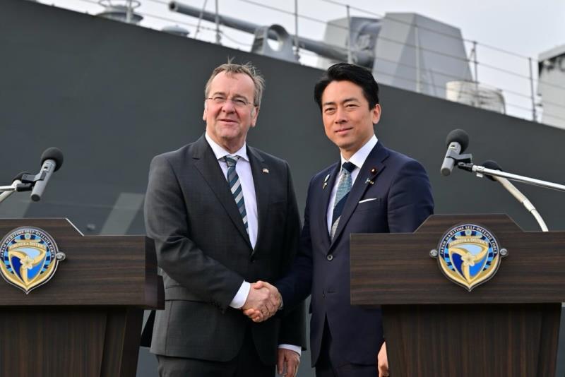 小泉進次郎Fb圖片