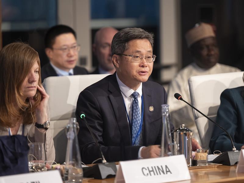 藍佛安參與世界銀行發展委員會第113次會議並發言，促世界銀行推動股權改革，提升發展中國家話語權。財政部圖片。