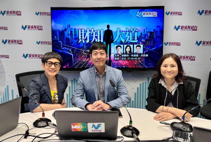陳海潮(中)形容首季樓市全面復甦、價量齊升，樂觀而言全年樓價有望上升一成半。