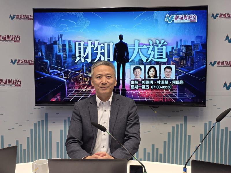 姚柏良建議政府推動更多有質素的深度遊，並期望當局培養更多提供導賞服務的人才。