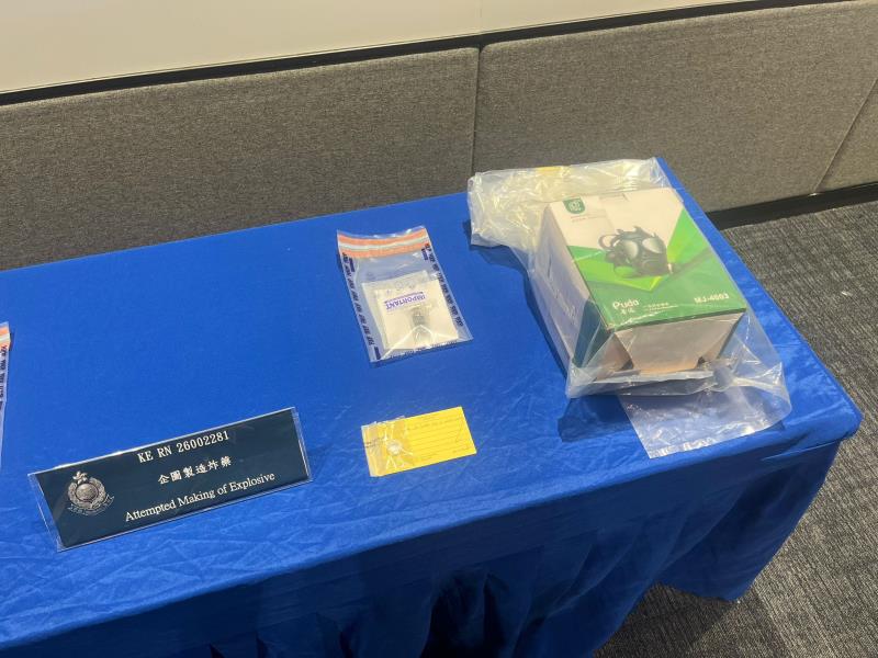 12歲男童涉嫌製造炸藥，警方檢獲部份證物。（左樂瑤攝)