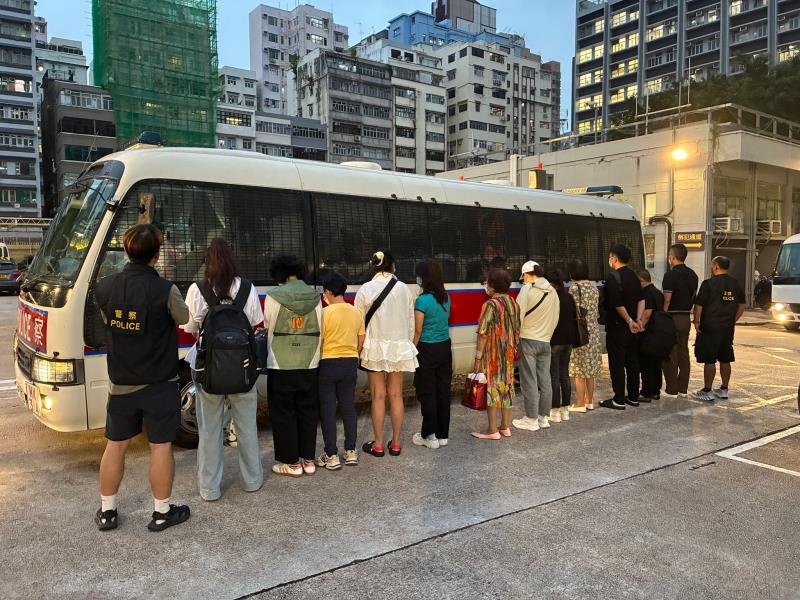 附圖為部分被捕人士