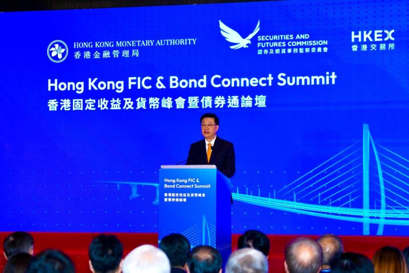 李家超說，本港黃金交易生態圈定必受全球信賴。李家超社交平台圖片。