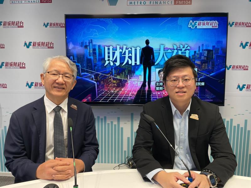 中醫醫院行政總監卞兆祥(左)與副行政總監（中醫）張振海(右)表示，醫院今年會專出12項專病項目，針對西醫未能滿足的治療需求，提供中醫臨床治療。