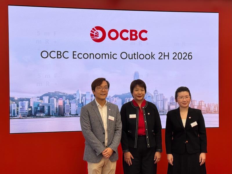 華僑銀行駐新加坡環球金融市場部及大中華地區研究主管謝棟銘（左）預料，內地今年經濟增長約4.6%。方穎暉攝。