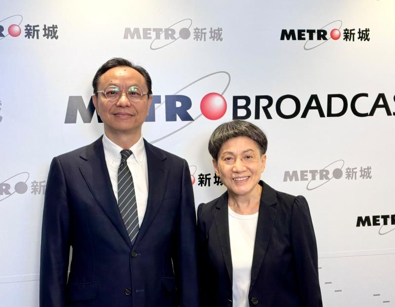 陳維民(左)說，內地對境外投資收益徵稅非新政策，現時是要以比較合規的方式，屬於更可持續做法。