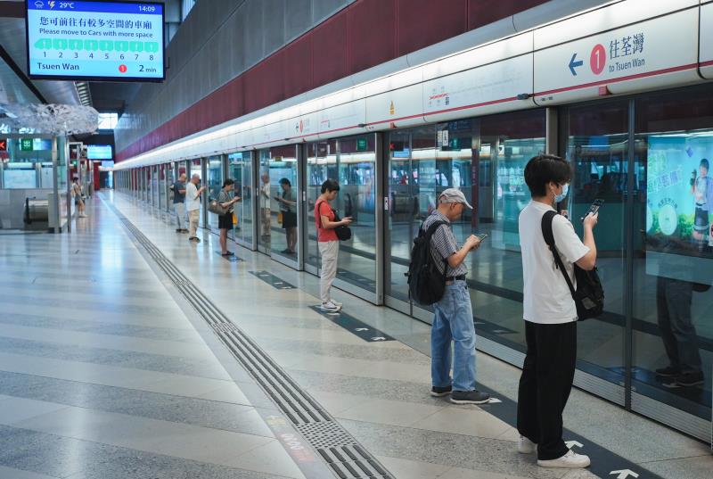 港鐵推進站內5G流動網絡升級。(港鐵提供圖片)