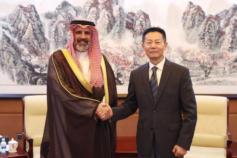 吳清主席會見沙特投資部助理大臣穆巴拉克。(中證監網站圖片)