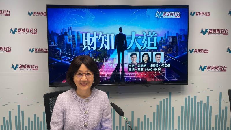 鍾麗玲稱公開過多正面大特寫照片，容易被不法分子利用深度偽造技術加工。