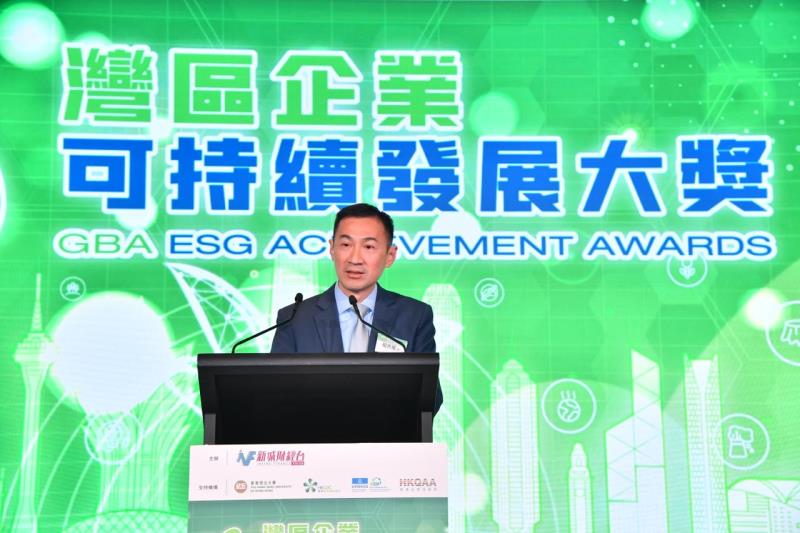 楊秀權表示，五年規劃列出4大環境約束性指標，展現政府推動減碳決心。